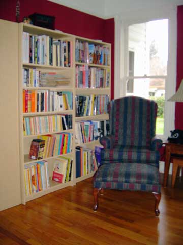 [photo of reading chair]